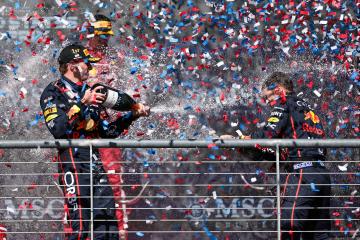 PG游戏官网登录入口-迈凯伦完胜雷诺车队，维斯塔潘高光表现的简单介绍