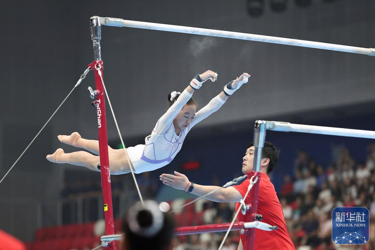 PG平台-体操表演华丽绝伦，技压群雄赢得掌声